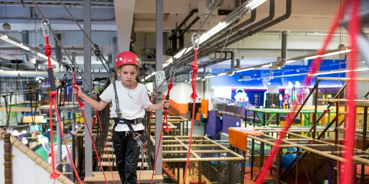 Vstup do Tarzánie - lanového centra s prekážkovou dráhou a 30 m dlhou zipline lanovkou
