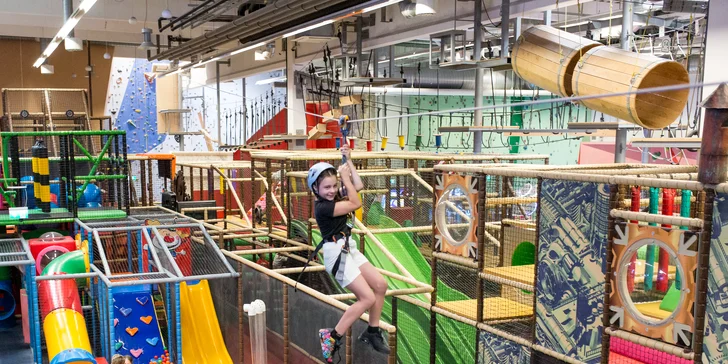 Vstup do Tarzánie - lanového centra s prekážkovou dráhou a 30 m dlhou zipline lanovkou