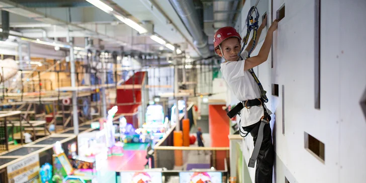 Vstup do Tarzánie - lanového centra s prekážkovou dráhou a 30 m dlhou zipline lanovkou