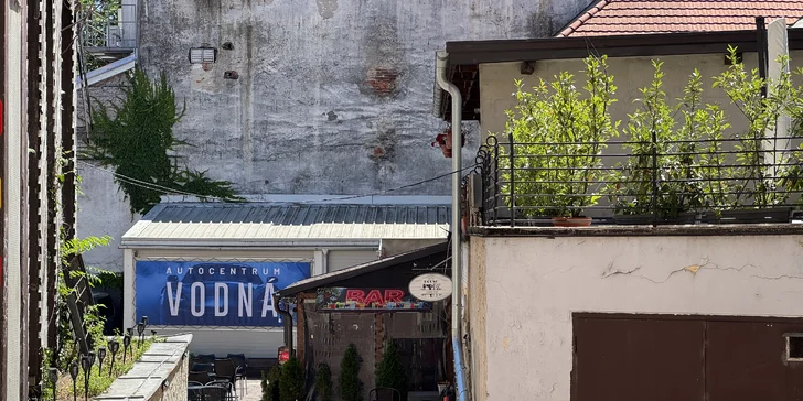 Čistenie auta v novej autoumyvárni v centre Košíc: Interiér, exteriér, sedadlá
