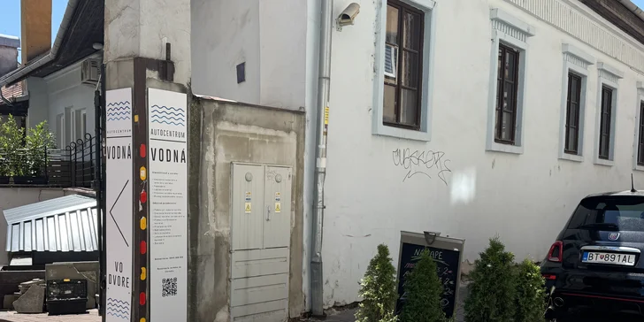 Čistenie auta v novej autoumyvárni v centre Košíc: Interiér, exteriér, sedadlá