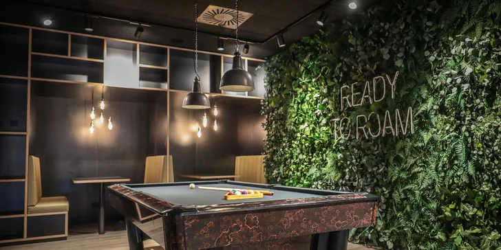 Zima vo vorarlberských Alpách: moderný hotel s raňajkami, 30 m od vleku