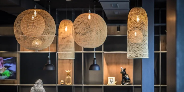 Zima vo vorarlberských Alpách: moderný hotel s raňajkami, 30 m od vleku