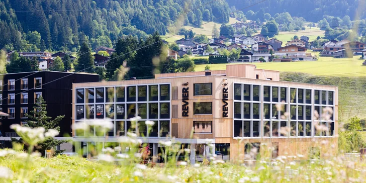 Zima vo vorarlberských Alpách: moderný hotel s raňajkami, 30 m od vleku