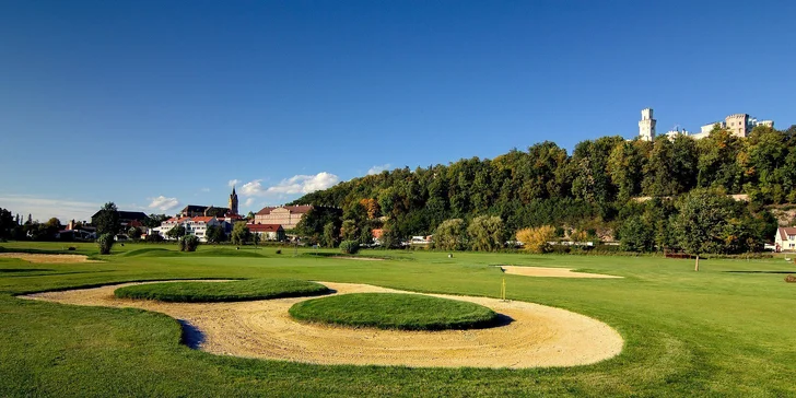 Pobyt v Hlubokej nad Vltavou s polpenziou aj wellness: hotel pod zámkom v blízkosti golfového ihriska