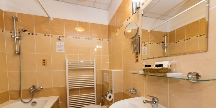 Pobyt v Hlubokej nad Vltavou s polpenziou aj wellness: hotel pod zámkom v blízkosti golfového ihriska