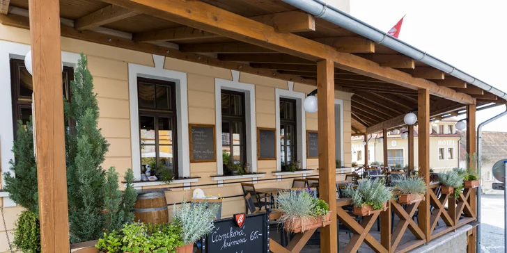 Pobyt v Hlubokej nad Vltavou s polpenziou aj wellness: hotel pod zámkom v blízkosti golfového ihriska