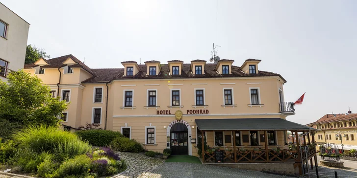 Pobyt v Hlubokej nad Vltavou s polpenziou aj wellness: hotel pod zámkom v blízkosti golfového ihriska