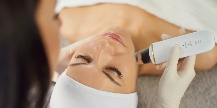 Hĺbkové čistenie, vodná dermabrázia, lifting pleti pomocou rádiofrekvencie alebo rádiomezolift XILIA GLOW