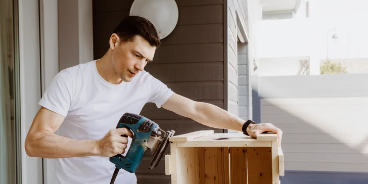 Hodinový manžel: Pomocné práce v domácnosti, záhrade či kancelárii