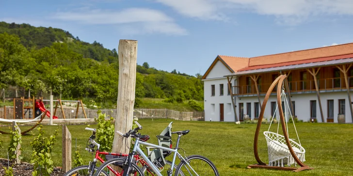 Pobyt pod Svatým kopečkom v Mikulove: strava, wellness, požičanie bicyklov aj degustácia vína a 3 fľaštičky k tomu