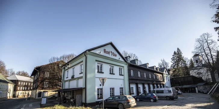 Krásna príroda a pokoj Karlovej Studánky: polpenzia aj vstup do bazéna a Thermal Parku