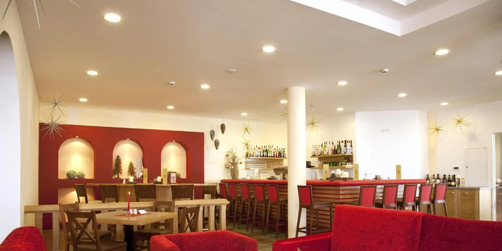 Tyrolské Alpy: 4* hotel pri zjazdovke, polpenzia, wellness a detský program