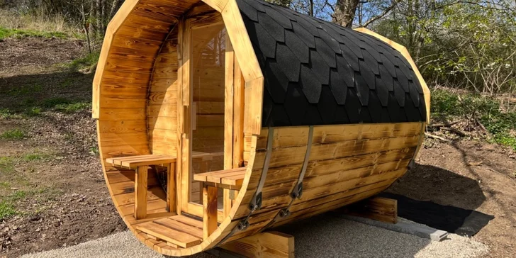 Pobyt s raňajkami až pre 4 osoby v plne vybavenom treehouse na juhu Čiech: žiadne Wi-Fi, len božský pokoj a sauna