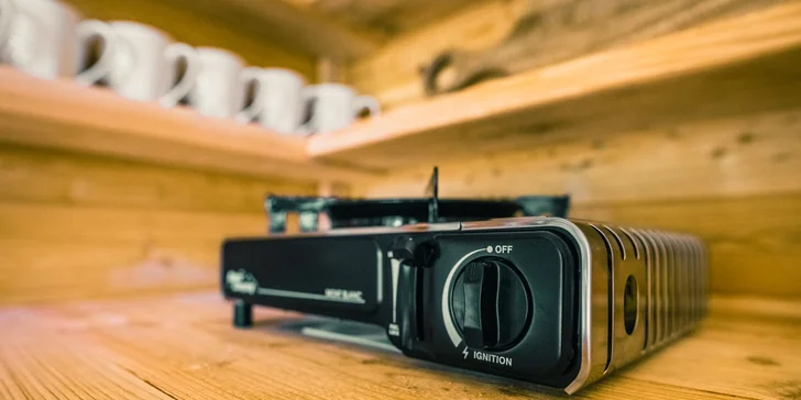 Pobyt s raňajkami až pre 4 osoby v plne vybavenom treehouse na juhu Čiech: žiadne Wi-Fi, len božský pokoj a sauna