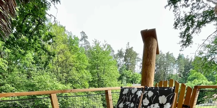 Pobyt s raňajkami až pre 4 osoby v plne vybavenom treehouse na juhu Čiech: žiadne Wi-Fi, len božský pokoj a sauna