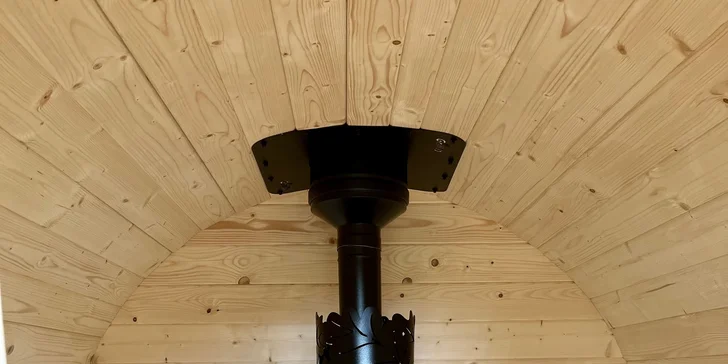 Pobyt s raňajkami až pre 4 osoby v plne vybavenom treehouse na juhu Čiech: žiadne Wi-Fi, len božský pokoj a sauna