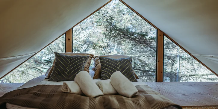 Glamping pri jazere Jamno a pri Balte: bez jedla alebo s raňajkami, množstvo aktivít aj domčeky s vlastným wellness