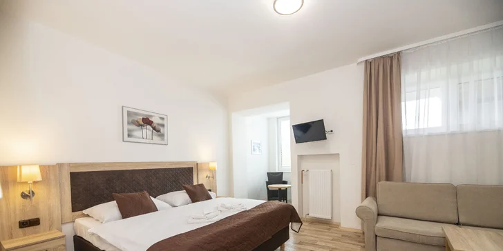 Za športom aj relaxom do Lipna aj do Rakúska: hotel s polpenziou na brehu jazera