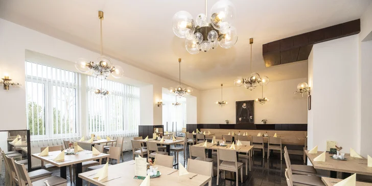 Za športom aj relaxom do Lipna aj do Rakúska: hotel s polpenziou na brehu jazera