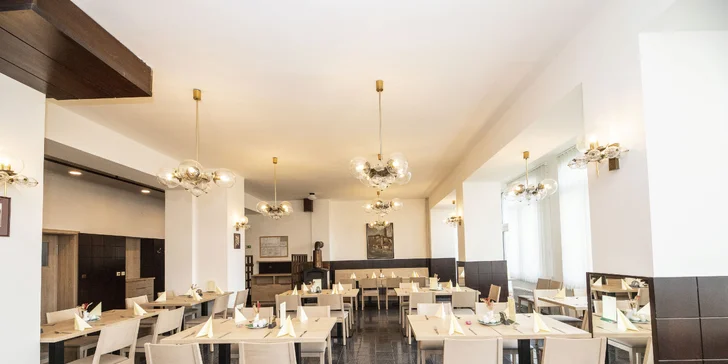 Za športom aj relaxom do Lipna aj do Rakúska: hotel s polpenziou na brehu jazera
