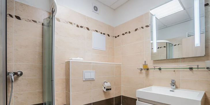 Za športom aj relaxom do Lipna aj do Rakúska: hotel s polpenziou na brehu jazera