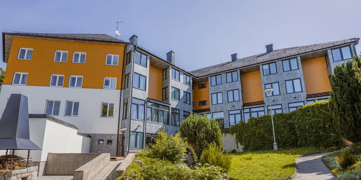 Za športom aj relaxom do Lipna aj do Rakúska: hotel s polpenziou na brehu jazera