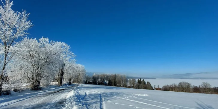 Za športom aj relaxom do Lipna aj do Rakúska: hotel s polpenziou na brehu jazera