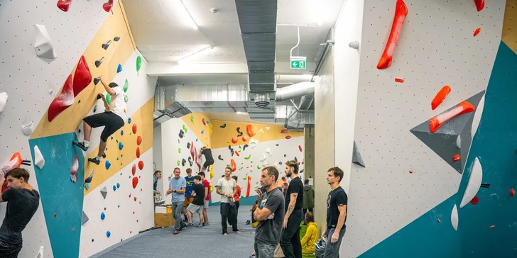 Adrenalín a zábava v lezeckom centre PRALEZ: Bouldrová stena, KIDZONE aj kurzy