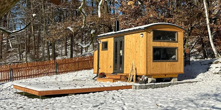 Netradičný pobyt s výhľadom na Ještěd: maringotka až pre 3 osoby, cyklotrasy aj lyžovanie