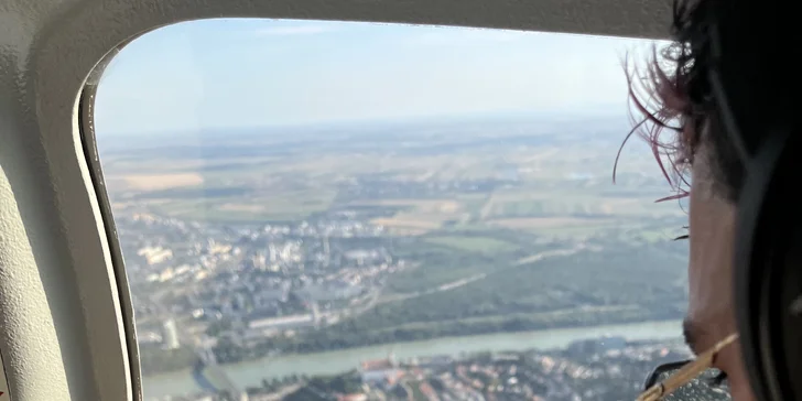 Vyhliadkový let lietadlom Cessna F172N s možnosťou pilotovania ponad západné Slovensko