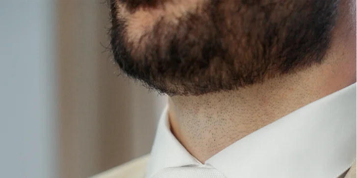 Svadobní barberi: Styling pre ženícha a jeho partiu u vás doma