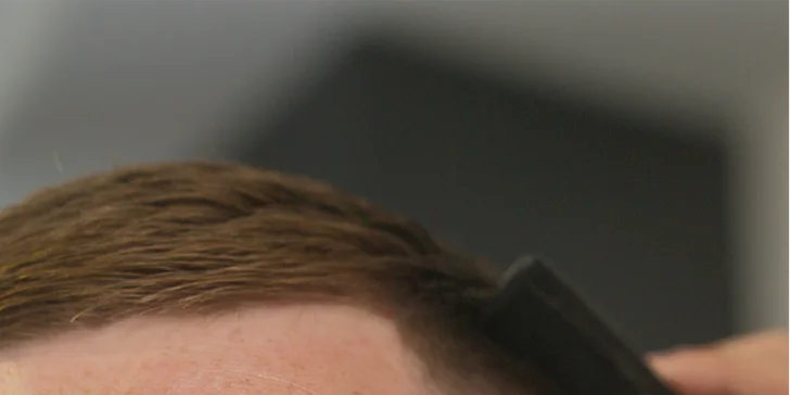 Svadobní barberi: Styling pre ženícha a jeho partiu u vás doma