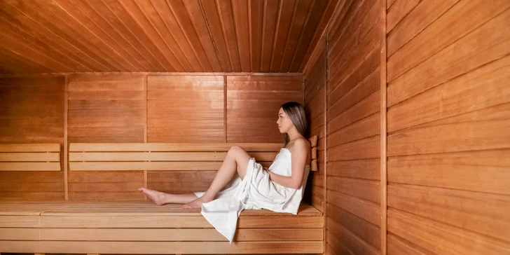 Relaxačný pobyt v Rožnove pod Radhoštěm: raňajky alebo polpenzia, sauna a bazény, masáž aj kúpeľ