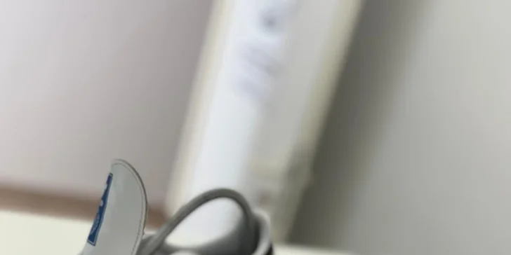 Precízna starostlivosť o vašu obuv: čistenie, dezinfekcia, impregnácia aj oprava farieb