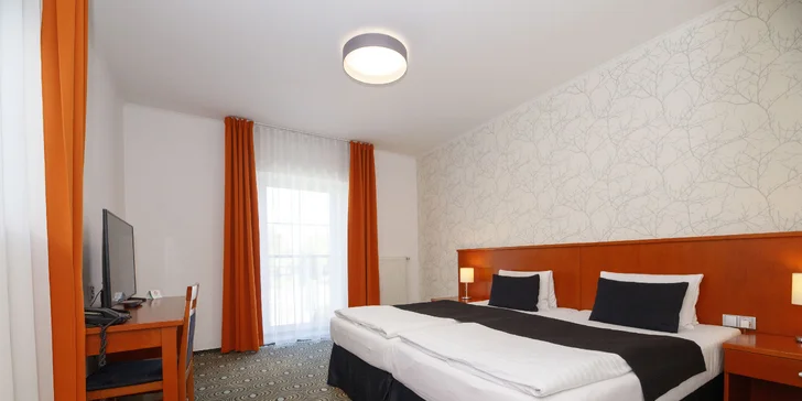 Pobyt v Plzni pre jedného aj rodinu: 4* hotel s raňajkami, varené víno a sladké občerstvenie aj zľava na tenis