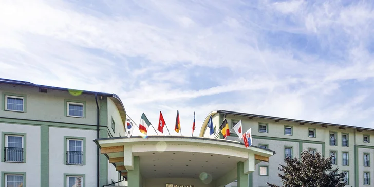 Pobyt v Plzni pre jedného aj rodinu: 4* hotel s raňajkami, varené víno a sladké občerstvenie aj zľava na tenis