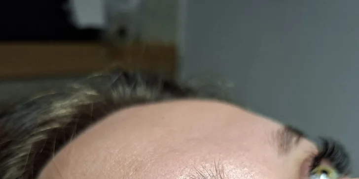 Aplikácia nových 1D alebo 3D mihalníc či úprava a farbenie obočia