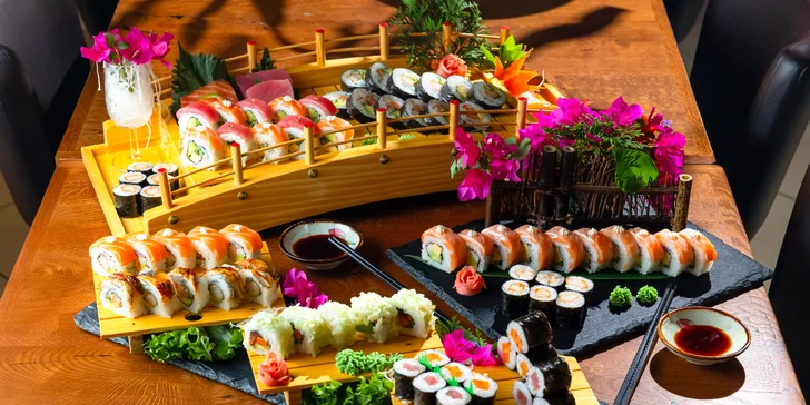 Rozmanité sushi sety pre jednu alebo dve osoby