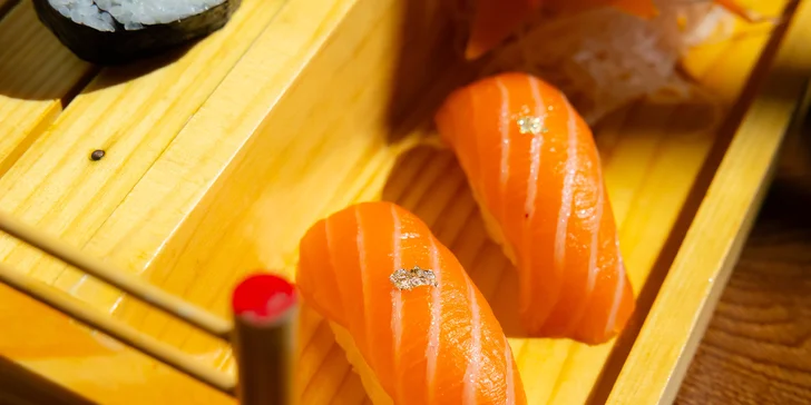 Rozmanité sushi sety pre jednu alebo dve osoby