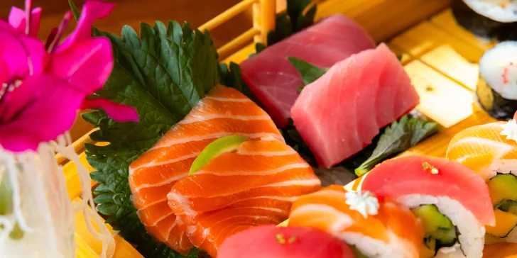 Rozmanité sushi sety pre jednu alebo dve osoby
