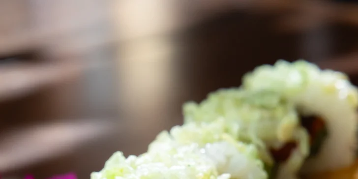 Rozmanité sushi sety pre jednu alebo dve osoby