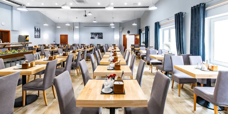 Pobyt v Plzni pre jedného aj rodinu: 4* hotel s raňajkami, varené víno a sladké občerstvenie aj zľava na tenis