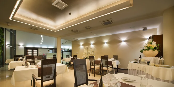 Luxusný pobyt v Hlubokej nad Vltavou: 5* hotel pri zámku s wellness a stravou