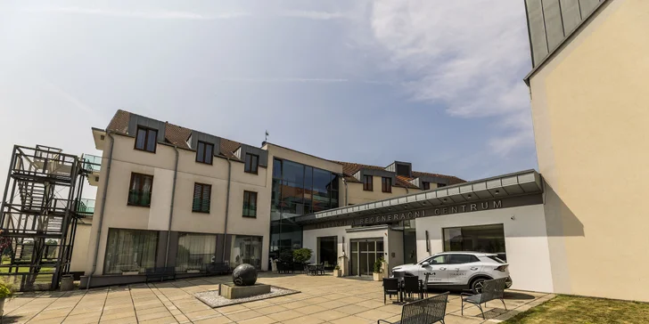 Luxusný pobyt v Hlubokej nad Vltavou: 5* hotel pri zámku s wellness a stravou