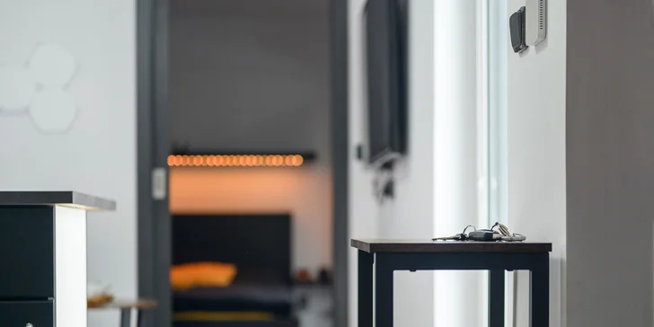 Krásna glampová chatka v Jizerských horách s moderným vybavením