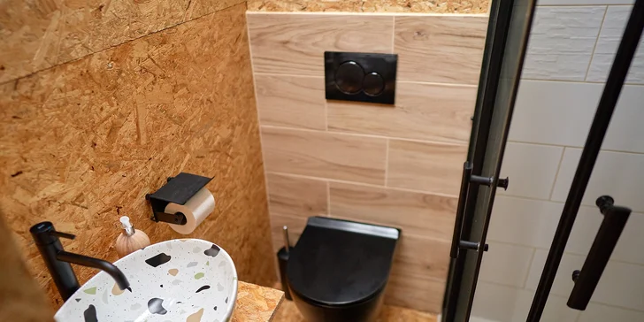 Pohoda v útulnom posede v Prahe pri lese pre 2-3 osoby, parkovanie zdarma