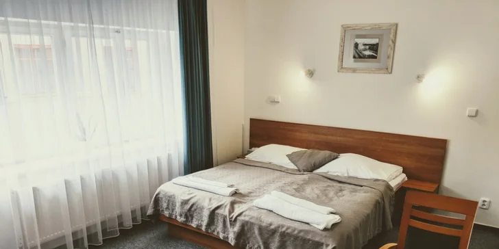 Pobyt v historickom hoteli v centre mesta Hradec Králové vrátane bufetových raňajok