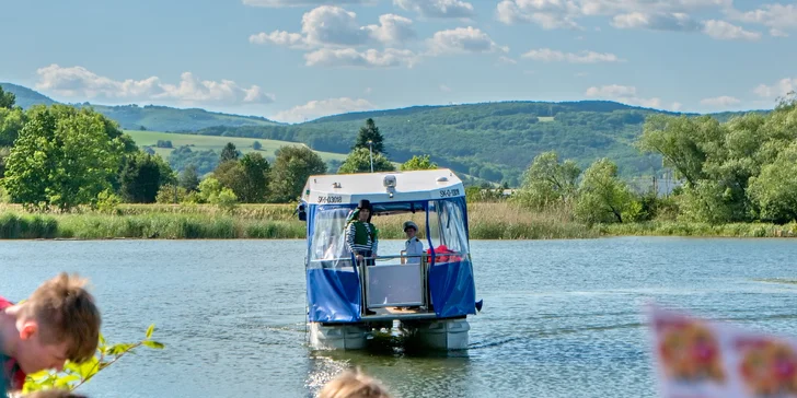 Okružná plavba po Váhu, romantika pre dvoch aj vyhliadková plavba pre 12 osôb