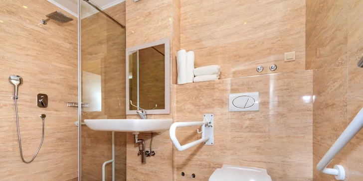 Luxusné apartmány v Petrovaci: vonkajší bazén, skvelá poloha kúsok od pláže